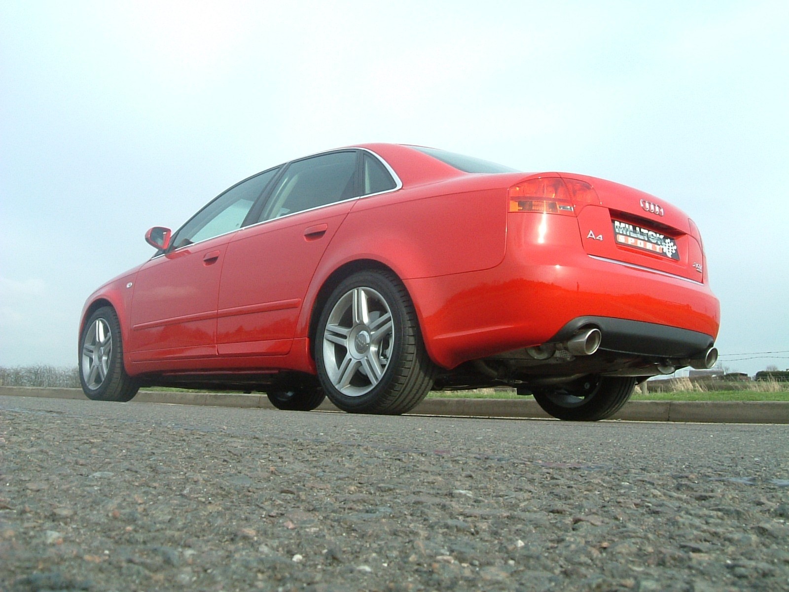 Milltek Audi A4 B7 2.0 TFSI quattro cat-back systeem resonated(s